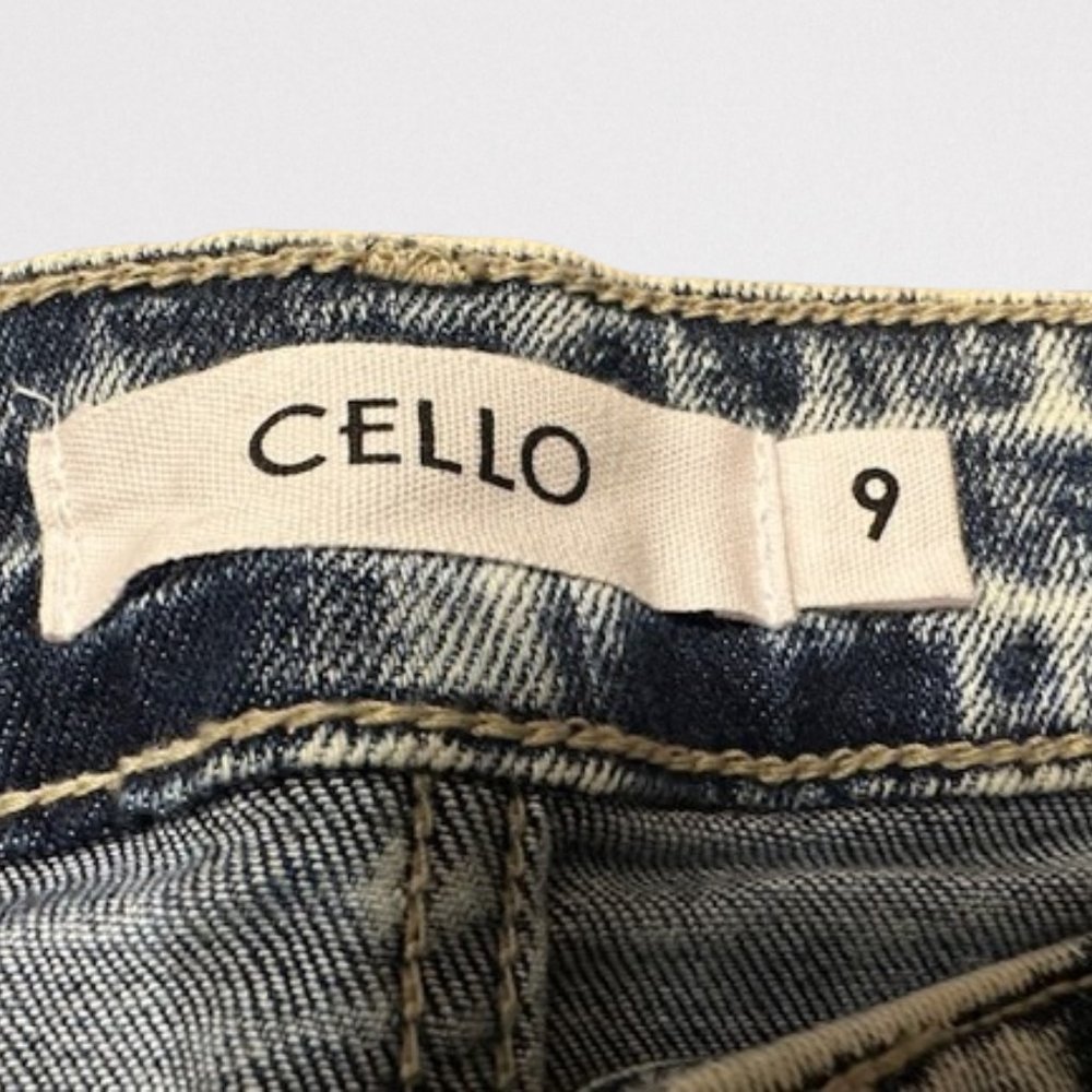 Cello High Waist Distressed Acid Wash Shredded Jeans  (2)  4095   NWT Boutique - Picture 7 of 8